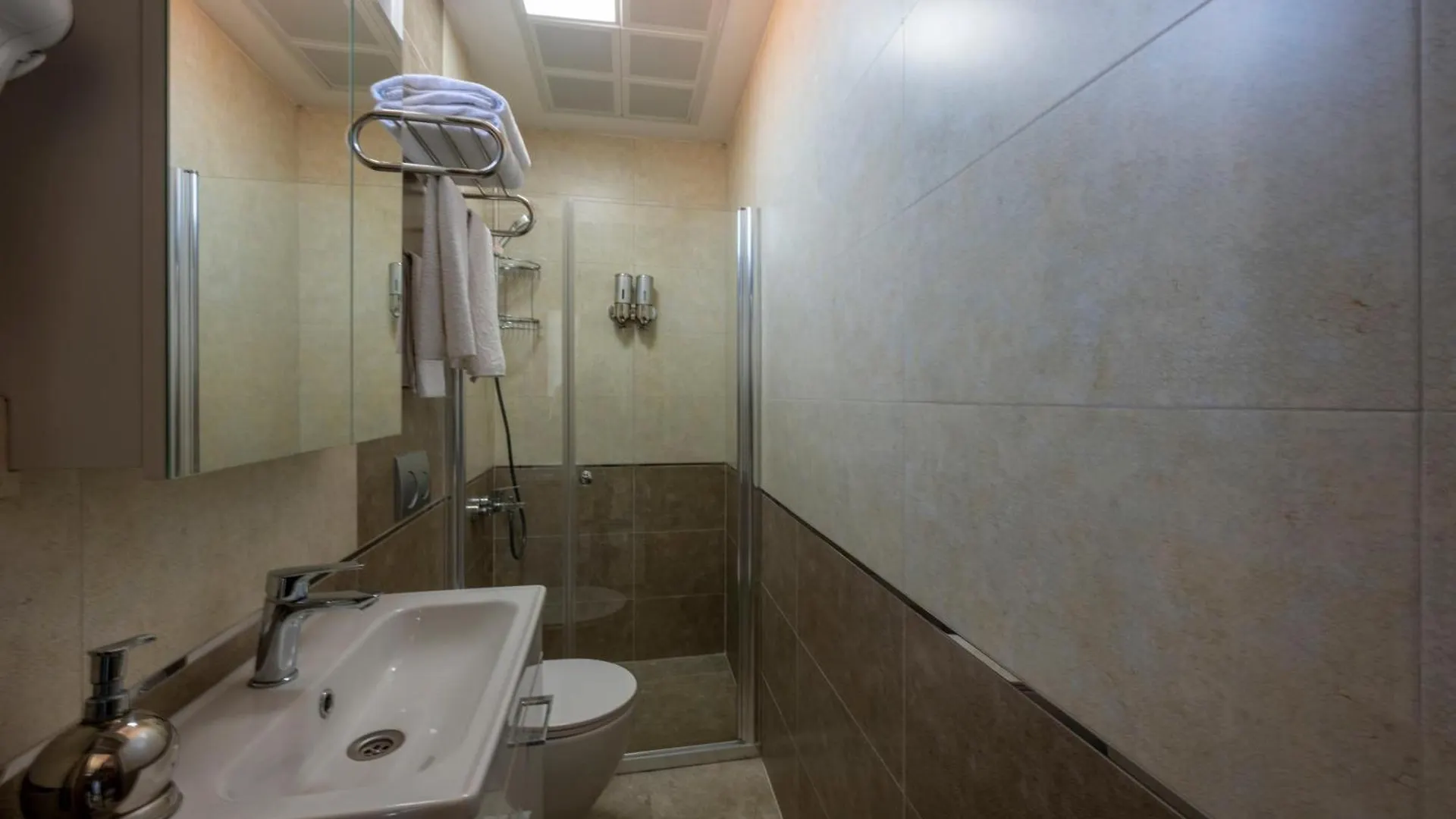Comfort Suites Hotel Istanbul
